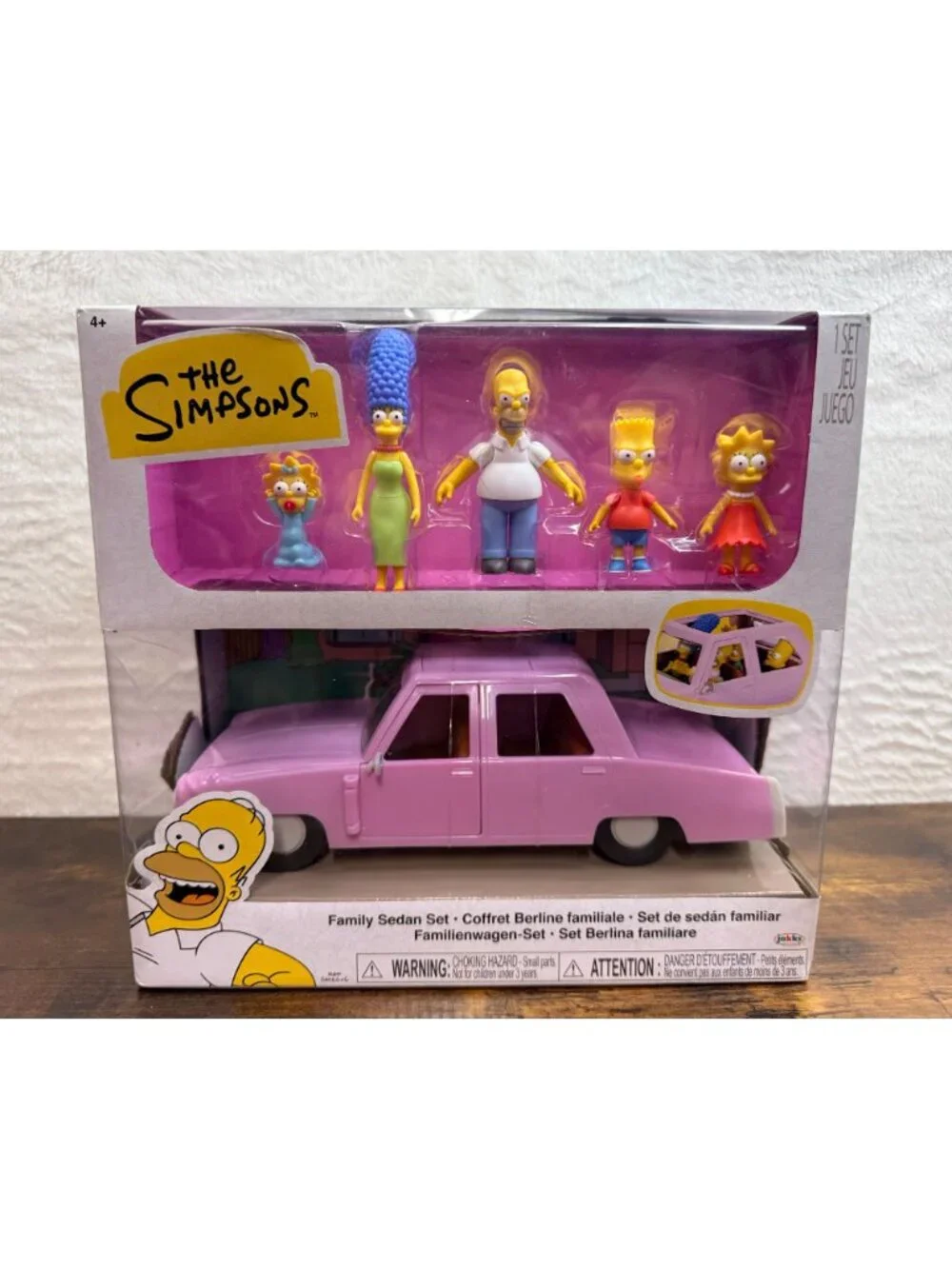 The Simpsons Family Sedan Set With Figures New with Box Damage